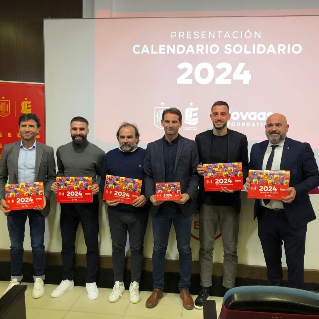 Calendario Solidario 2024 de Leyendas España, Selección Española de Fútbol, solidaridad APK Renting, solidaridad APK Renting, innovación y disrupción en renting.